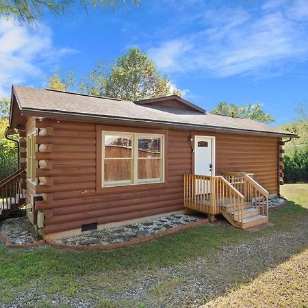 Dream Weaver Cabin Villa Candler Екстериор снимка